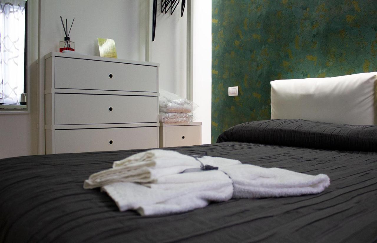 Moro 34 Hotel Bari Buitenkant foto